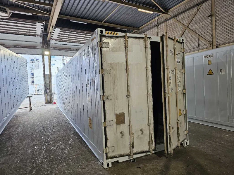Container-maritime-frigorifique-isotherme-40-pieds-high-cube-sans-groupe-froid-4.webp Container-maritime-frigorifique-isotherme-40-pieds-high-cube-sans-groupe-froid-4.webp